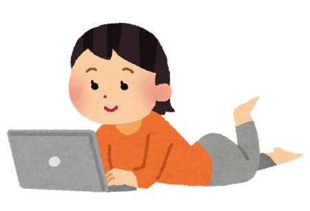 パソコンをしている女性